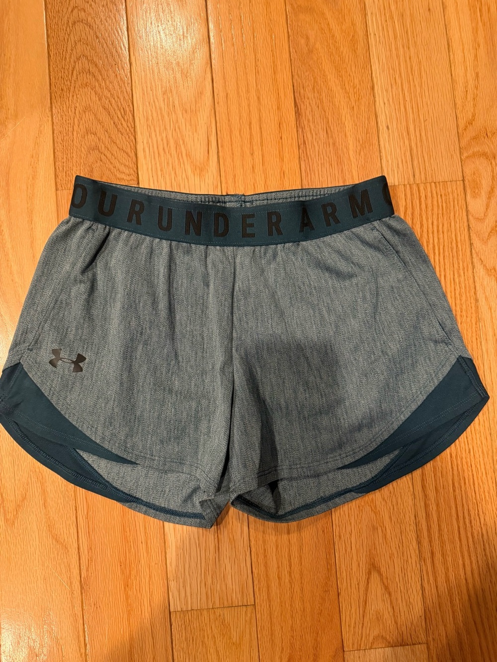 Under Armour Women's Gray Two-Tone Athletic Shorts